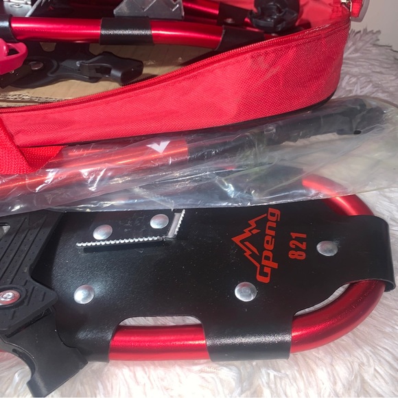 Gpeng Snowshoes 821 with Poles Red NEW - Picture 3 of 4